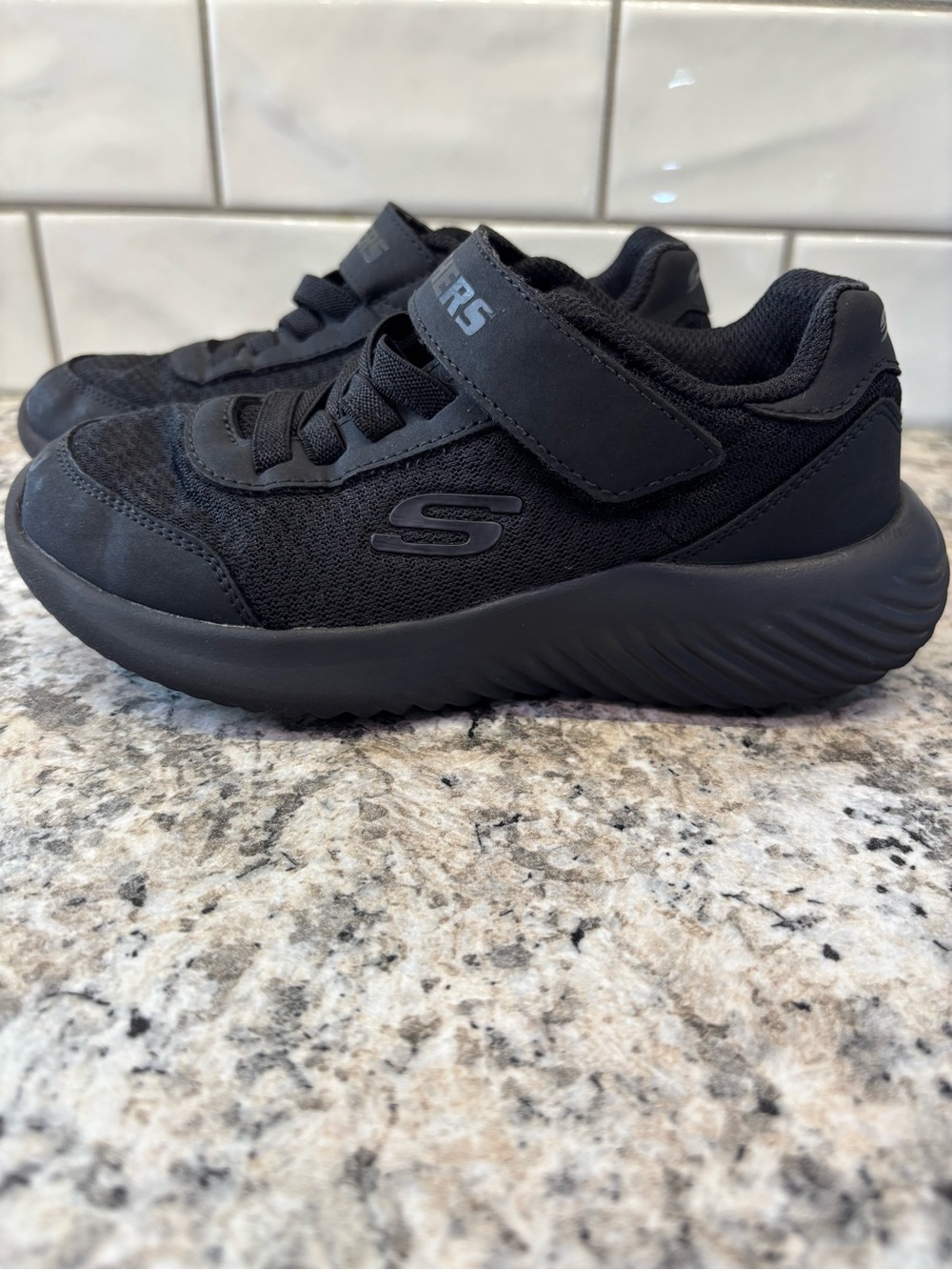 Skechers Kids Black Athletic Sneakers Size 13